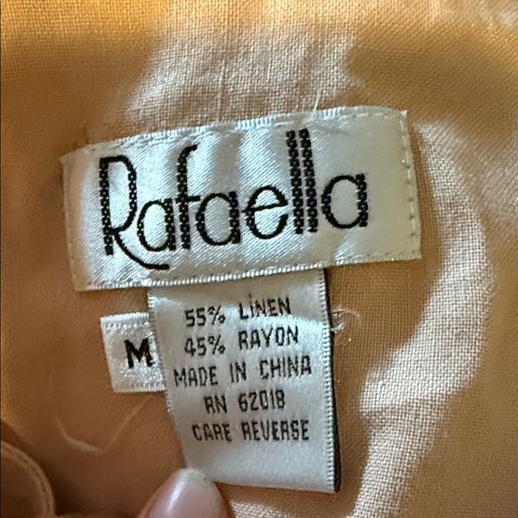 Linen Button-Up Top - Picture 6 of 7